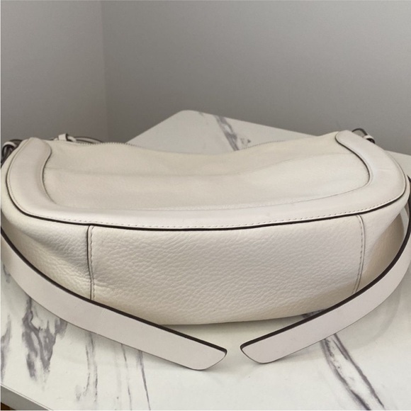 Michael Kors White Crescent Shoulder Bag with Chain Detail - Picture 7 of 8